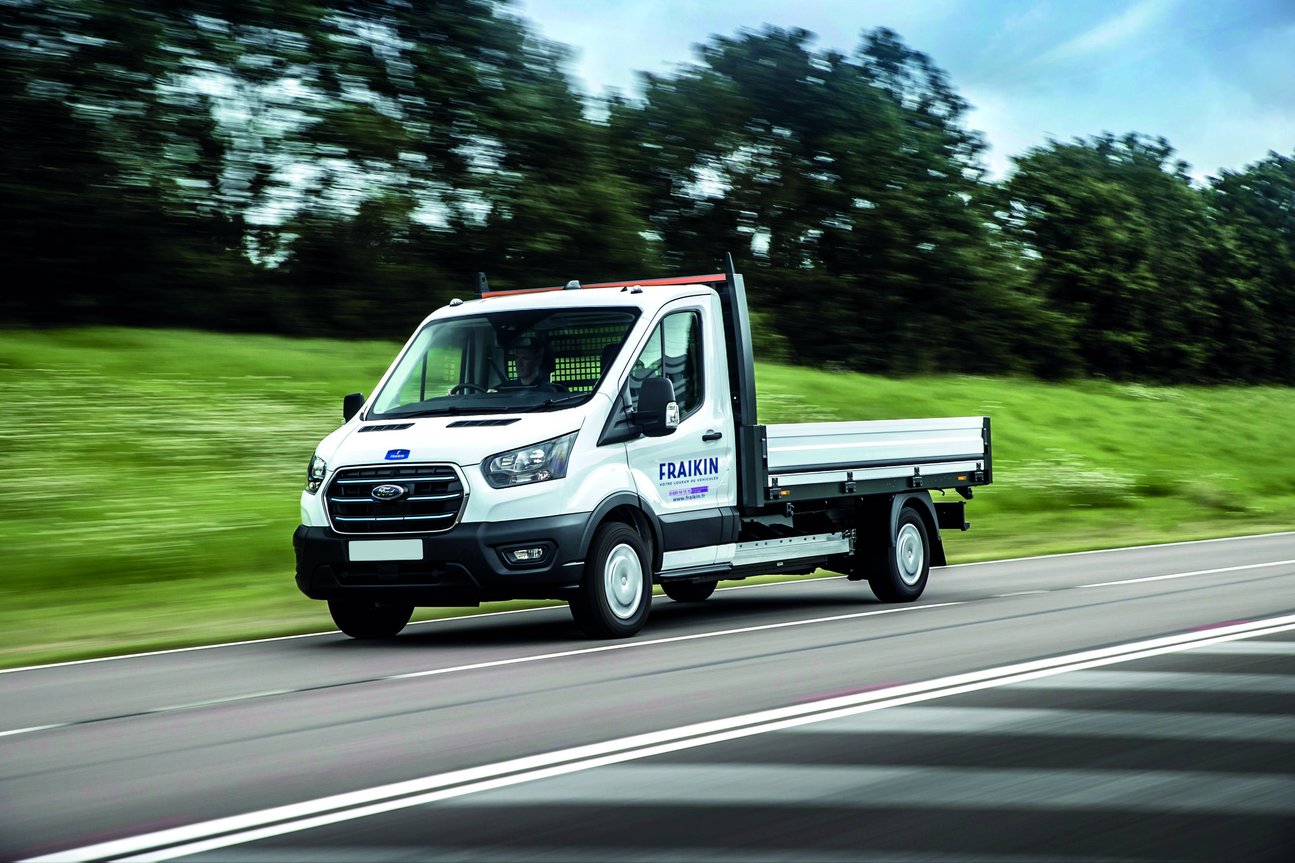 E-Transit variants include dropside bodies